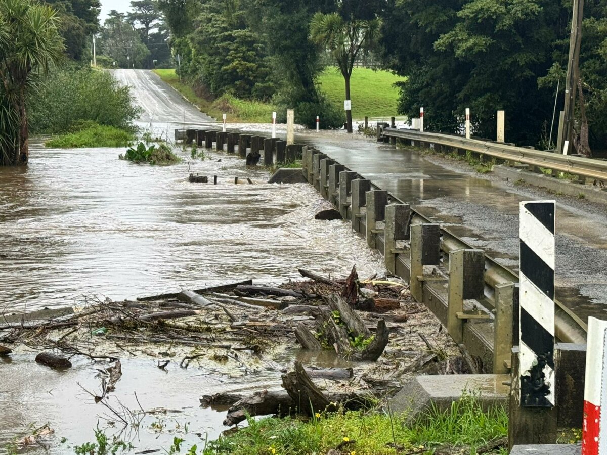 Red heavy rain warning lifted
